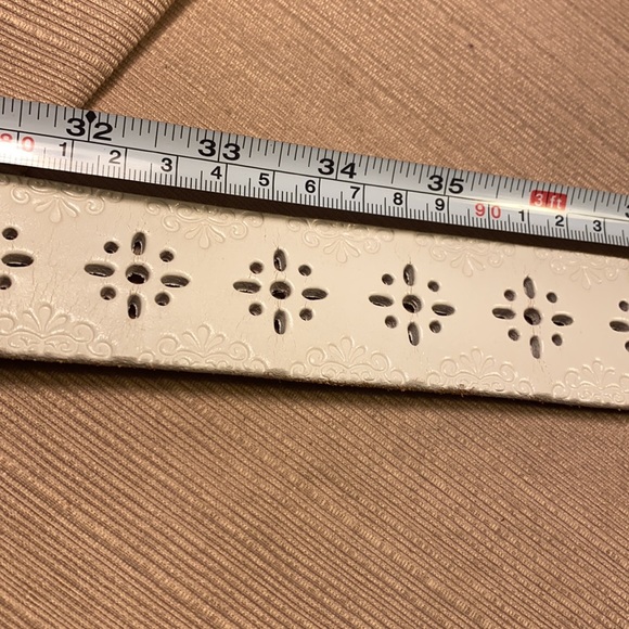 Olga Santini almost NEW laser cut leather belt - Picture 14 of 16